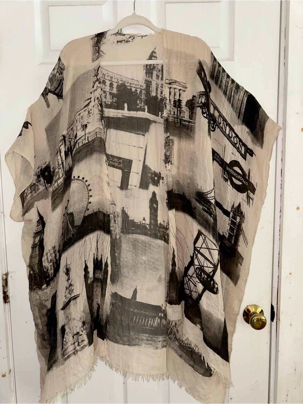 Beige and Black London Print Lightweight Kimono